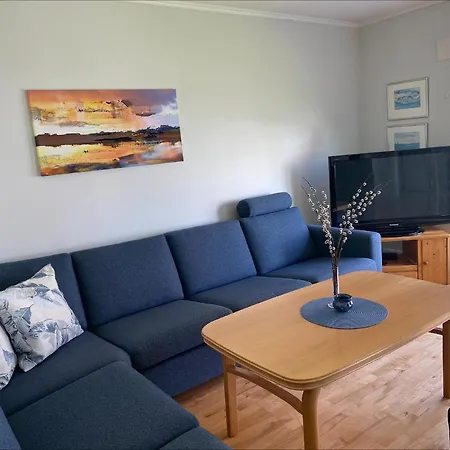 Romslig Hus I Landlige Omgivelser